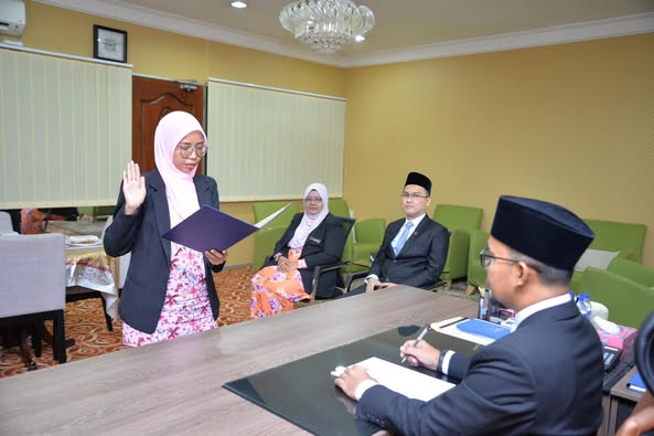 Sesi Pelantikan Dan Angkat Sumpah Ahli Majlis - Majlis Perbandaran Muar Sesi 2024/2025